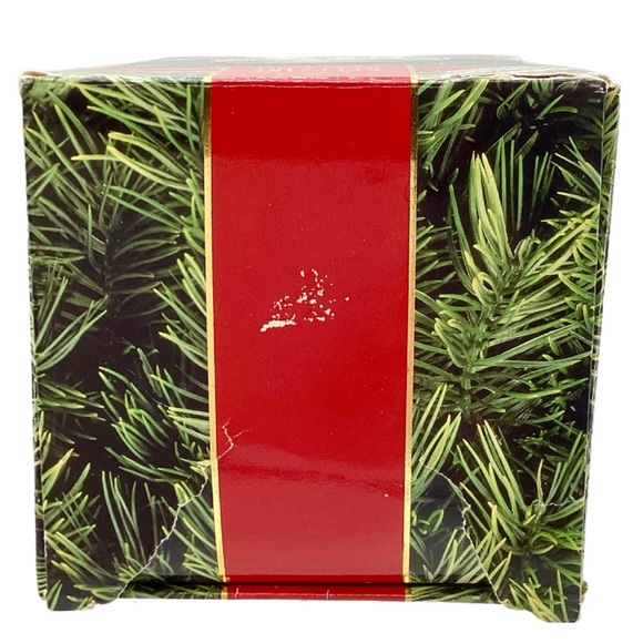 Hallmark 1991 “Arctic Dome” Magic Blinking Lights & Motion Ornament - Picture 6 of 15